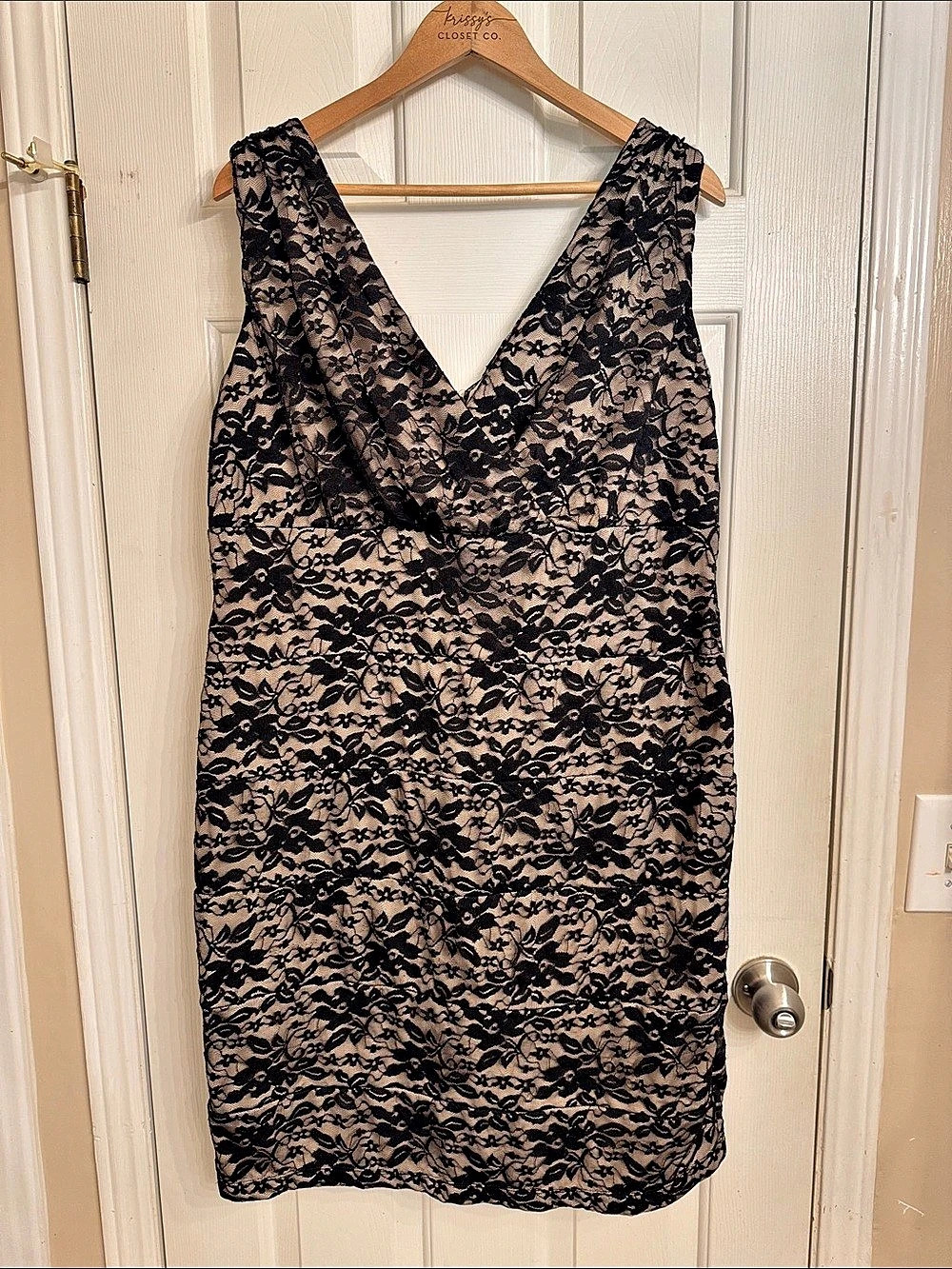 B. Smart Floral Lace Mini Dress Size 18